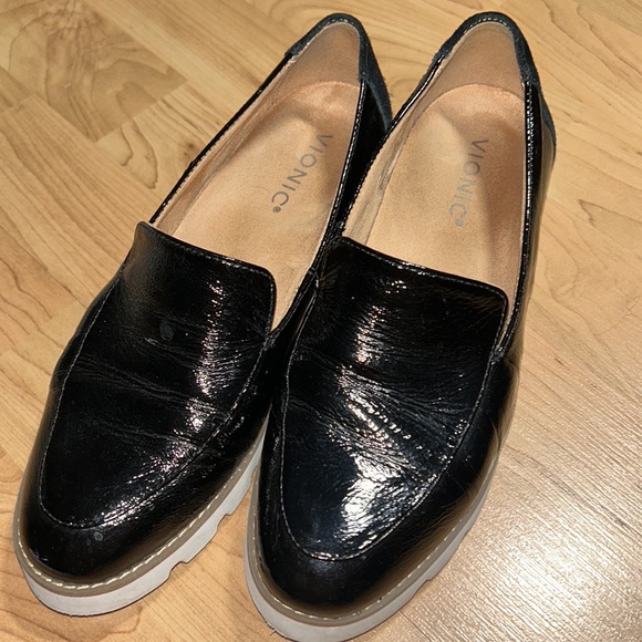 Vionic Loafers Patent Leather - Picture 5 of 5